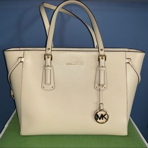 Michael Kors Voyager Medium Tote Leather Purse